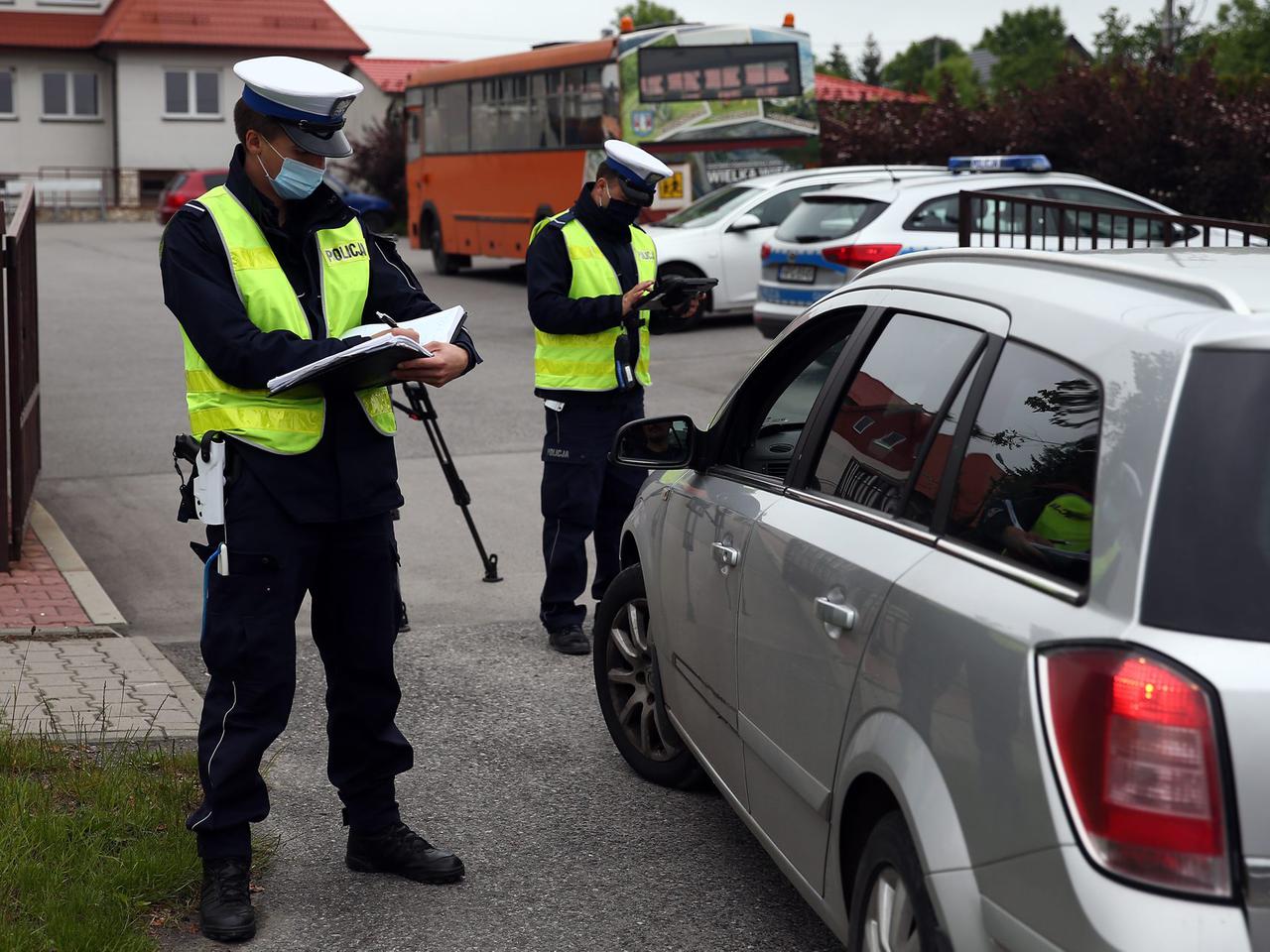 Gigantyczne mandaty dla kierowców. W Niemczech płacą mniej
