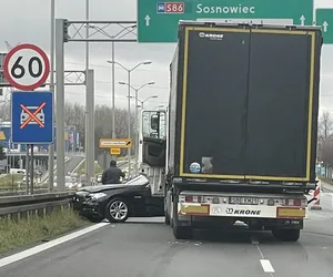 Katowice. Na DK86 doszło do wypadku, kierowców czekają utrudnienia