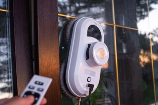 Robot do mycia okien. Jak bez wysiłku mieć zawsze czyste szyby?