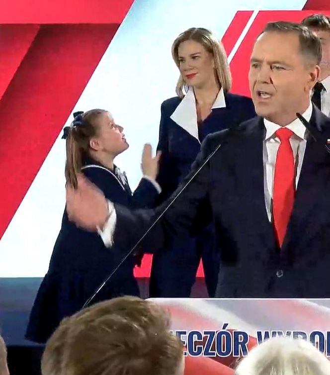 Karol Nawrocki z rodziną. Jego córka skradła show na wieczorze wyborczym