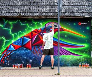 Artysta-grafficiarz. AeroMat z Lublina tworzy murale w miejskiej przestrzeni