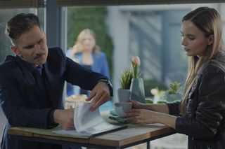 M jak miłość, odcinek 1877: Anita (Melania Grzesiewicz), Kamil (Marcin Bosak), dziennikarka