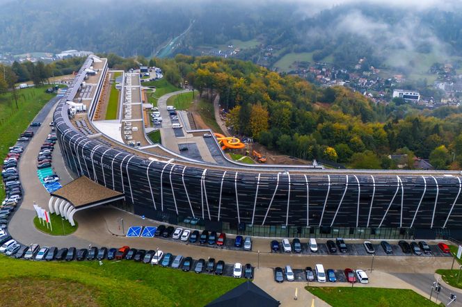 Zarówno wnętrza, jak i bryła Mercure Szczyrk Resort robią duże wrażenie