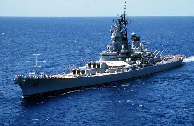 Trump rozważa powrót pancerników do US Navy. Czy era wielkich dział wróci na ocean?