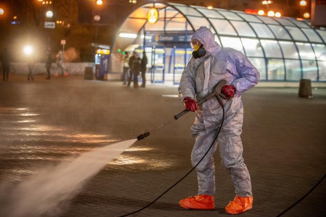 Tak dezynfekowano Warszawę wiosną 2020 roku