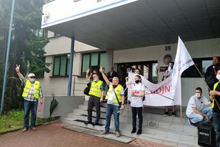 Protest pracowników skarbówki! Domagają się odwołania dyrektora i wypłaty nagród kwartalnych