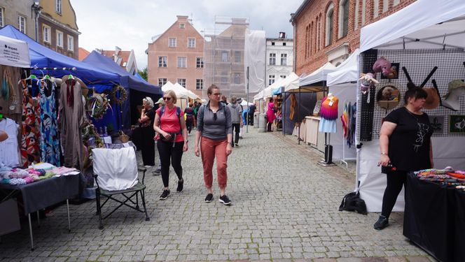 Dni Olsztyna 2025. Dziesiątki wystawców i setki olsztynian na Jarmarku Jakubowym
