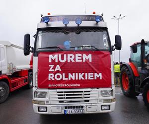 Protest rolników z 20 lutego. Blokada drogi obok Białegostoku