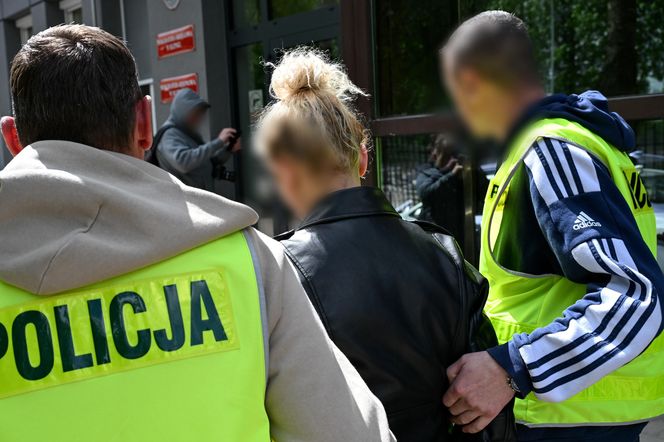 2,5 letnia dziewczynka zmarła w wyniku poparzeń i skrajnego odwodnienia. Rodzice zastępczy usłyszeli zarzuty