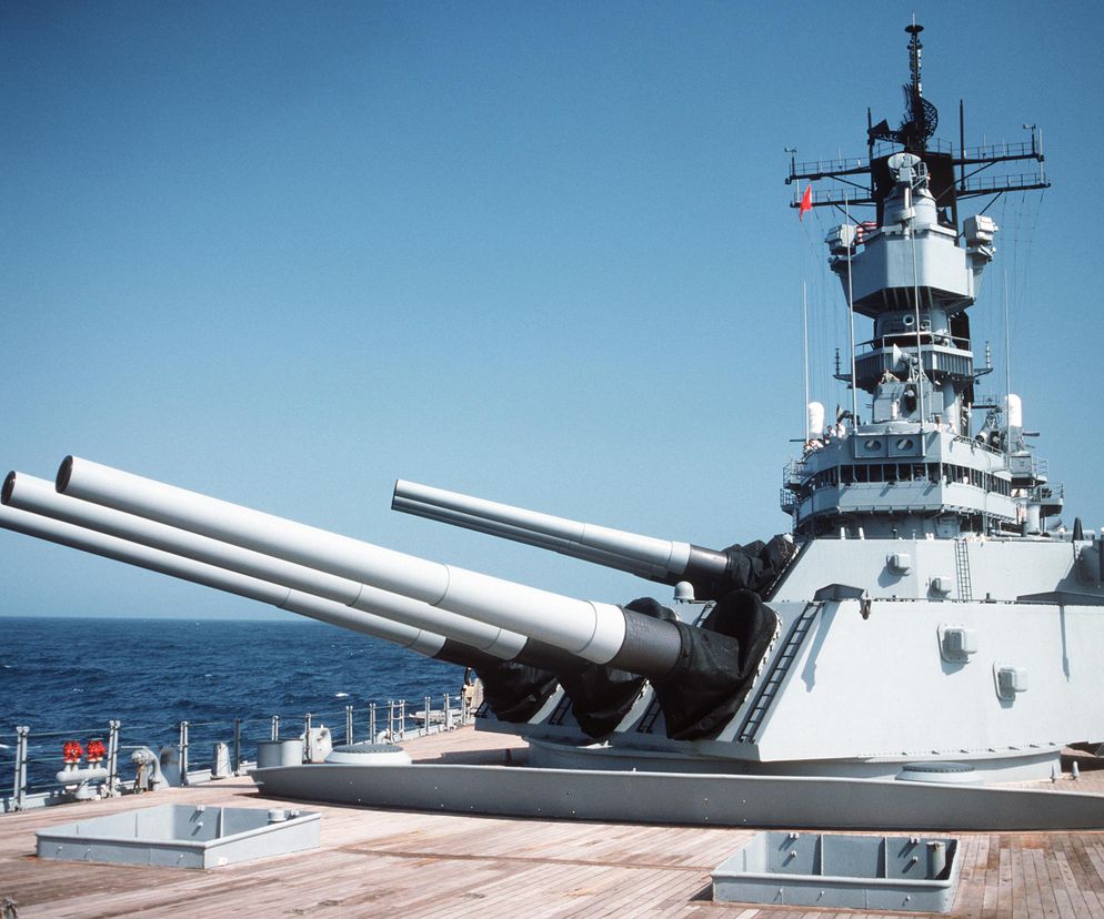Trump rozważa powrót pancerników do US Navy. Czy era wielkich dział wróci na ocean?