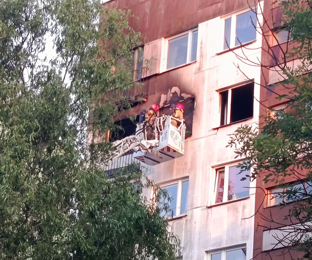 Mieszkanie w ogniu. Dramatyczna akcja gaśnicza na osiedlu