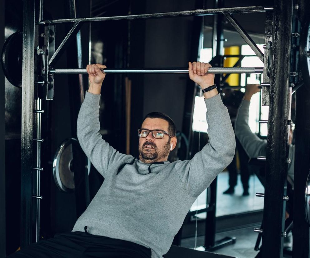 Okulary przeszkadzają ci w uprawianiu sportu? Wypróbuj te rozwiązania, a wiele zdziałasz