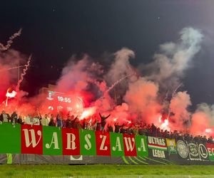 Celje – Legia: Potężne racowisko kibiców Legii! Czerwona łuna rozbłysła nad stadionem