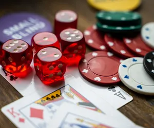 Sławomir Mentzen chce dostępu do hazardu! Chodzi o legalizację pokera