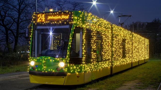 Chociaż linia nr 24 kursująca pomiędzy miejscami Betlejem Poznańskiego przestanie jeździć 23 grudnia, to rozświetlony tramwaj będzie można spotkać jeszcze do końca roku 