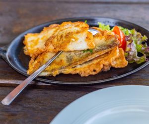 Nie chłonie toksyn, dba o serce. Niskokaloryczna ryba to hit lata