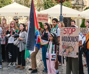 Głośny protest na Rynku we Wrocławiu przeciwko działaniom Izraela
