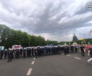 Przed meczem Polska-Mołdawia na Stadionie Śląskim miało dojść do bijatyki. Wkroczyła policja