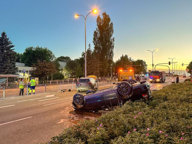 Karambol w Olsztynie. Pijany kierowca staranował autobus