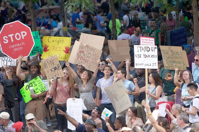 USA. Protesty w Nowym Jorku przeciwko Wall Street, bogaczom, wielkim korporacjom i nierównościom społecznym