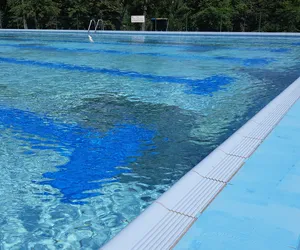 Letnie baseny i kąpieliska pod chmurką w naszym mieście