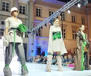 RADOM FASHION SHOW