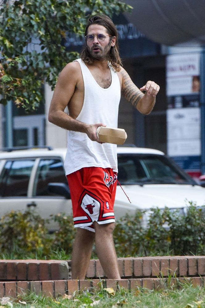 Radzimir Dębski umówił się ze znajomymi na burgera