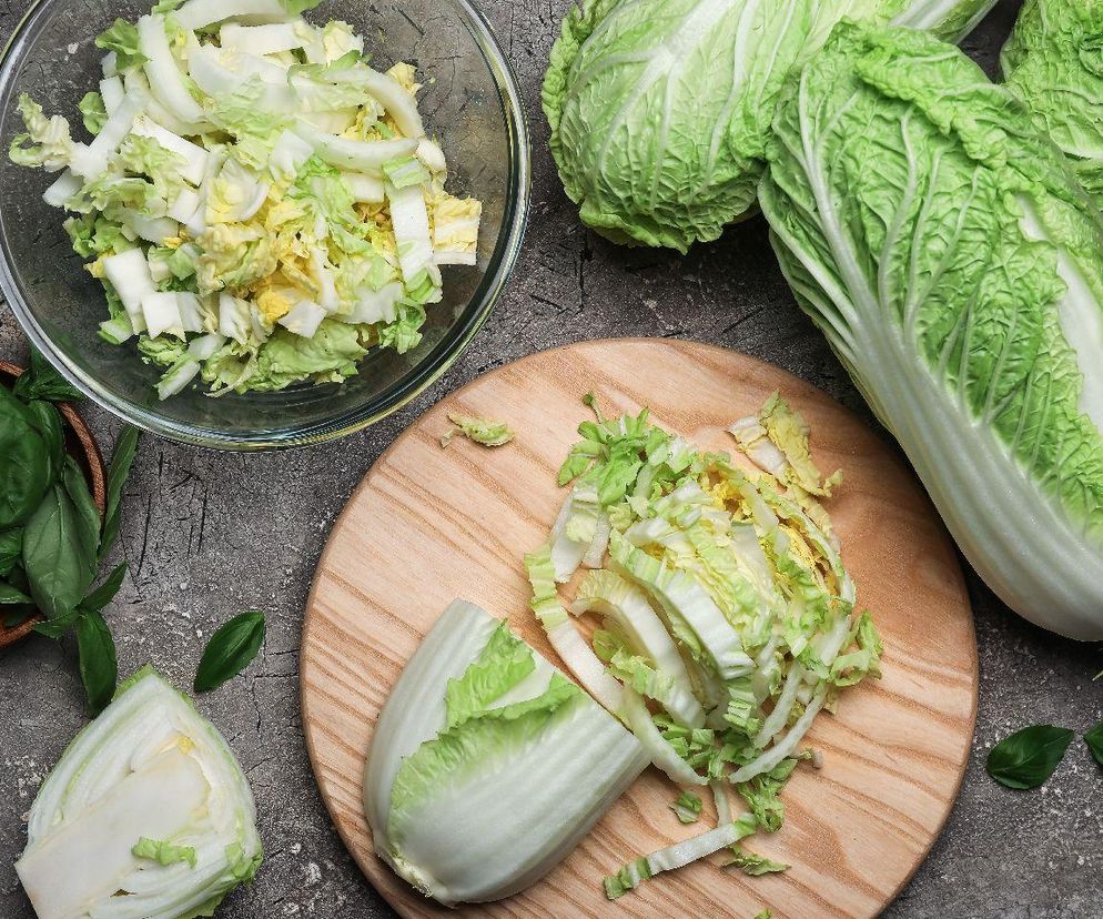 surówka z kapusty pekińskiej z sosem jogurtowym