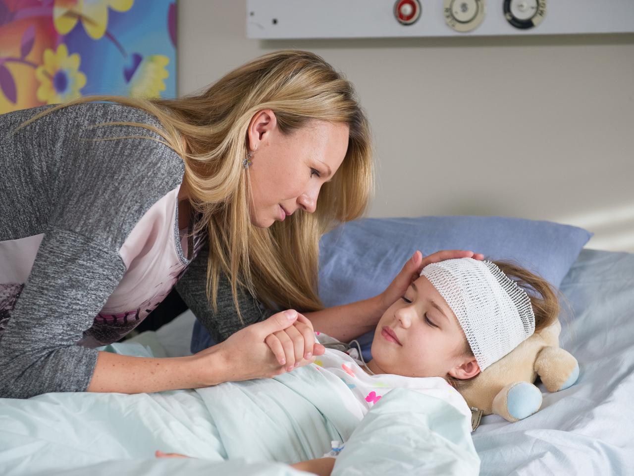 Na Wspólnej odcinek 2357. Mania (Zuzia Kaszuba), Żaneta (Anna Guzik)