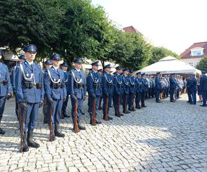 Trwają obchody Święta Policji w Lesznie. Świętują policjanci i policjantki