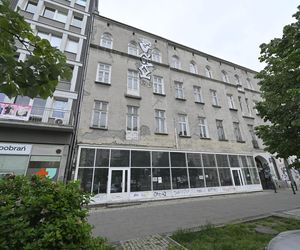 „To co robi miasto, to skandal”. Warszawa sprzedaje zabytkową kamienicę w centrum za grube miliony