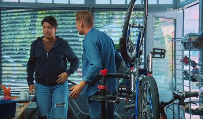 M jak miłość odc. 1624. Paweł (Rafał Mroczek), Majka (Laura Samojłowicz)