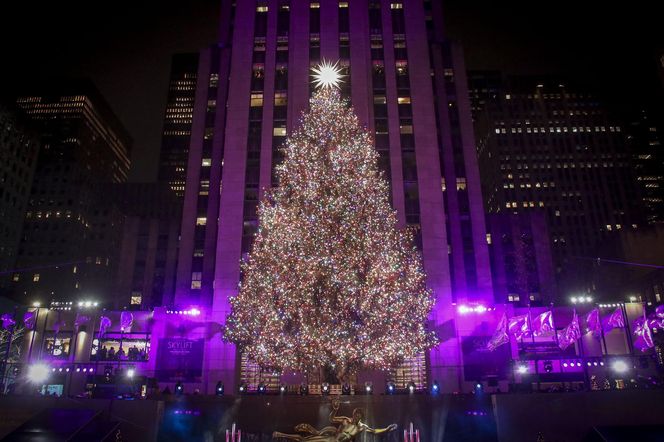 Najsłynniejsza choinka świata już zachwyca na Manhattanie