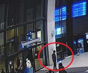 Katowice. Zadał cios nożem w centrum miasta. Policja publikuje wizerunek i prosi o pomoc