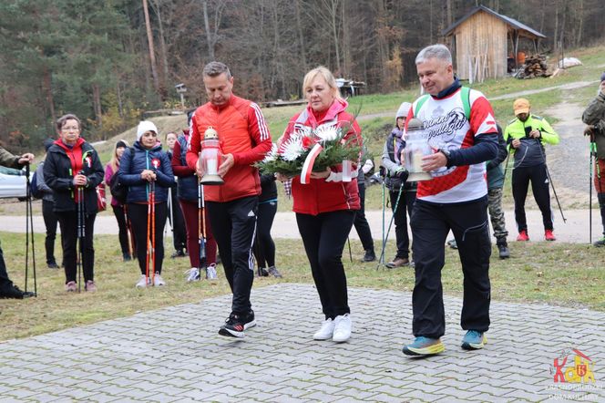Poszli dla Niepodległej. W Krasnobrodzie odbył się IV. Rajd Nordic Walking