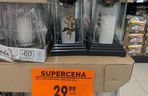 Promocje na Wszystkich Świętych w Biedronce. Wkłady do zniczy gratis