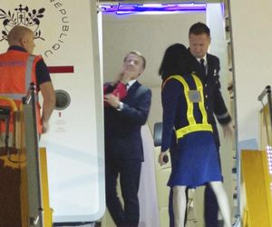 Francja/ Pałac Elizejski tonuje gwałtowny gest Brigitte Macron wobec męża, uchwycony przez kamery