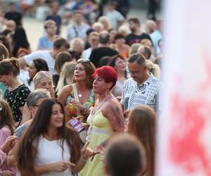 Potańcówka pod Teatrem Śląskim w Katowicach. Tłumy wręcz oszalały ZDJĘCIA