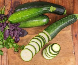 Ulubiony przepis Australijczyków. Klasyczna zapiekanka z cukinii w kilka minut