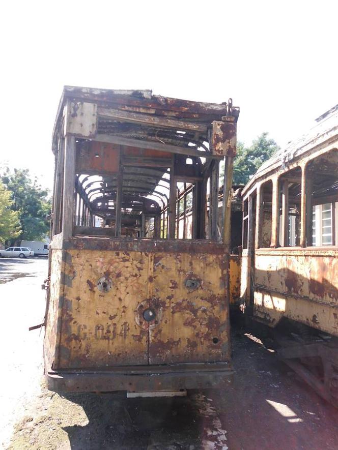 Jesteście ciekawi jak wyglądają od środka stare, opuszczone tramwaje? Mamy dla Was [ZDJĘCIA]!