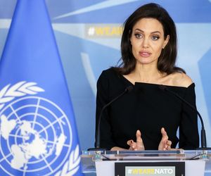 Angelina Jolie kończy 50 lat! Zobacz, jak się zmieniała