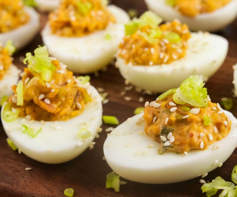 Jajka faszerowane - 28 przepisów na faszerowane jaja