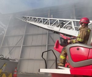 Nowe informacje po pożarze w Kawlach. Co dalej z poszukiwaniami zaginionego strażaka?Nowe informacje po pożarze w Kawlach. Co dalej z poszukiwaniami zaginionego strażaka?