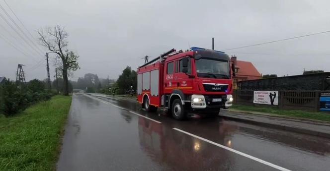 Zagrożenie powodziowe w Śląskiem. Zalane drogi, lokalne podtopienia w całym regionie