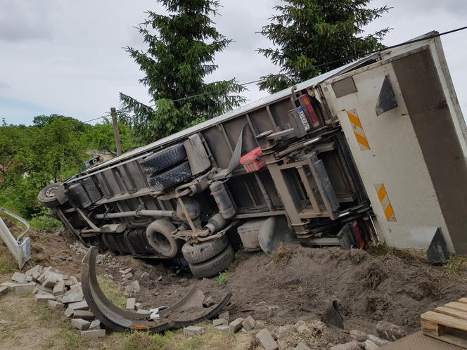  – Wolno nie jechał. Takie są tego efekty – dodaje Pan Mateusz.  