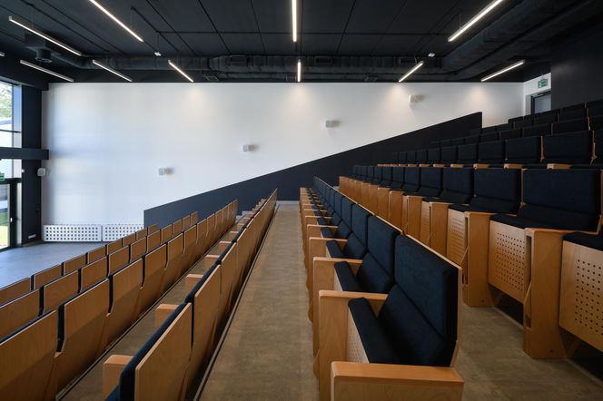 Szkoła w Rudzie Śląskiej, TKHolding