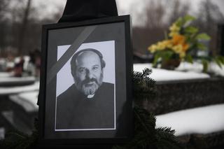 Pogrzeb ks. Tadeusza Isakowicza-Zaleskiego. Duchowny spoczął na cmentarzu w Rudawie