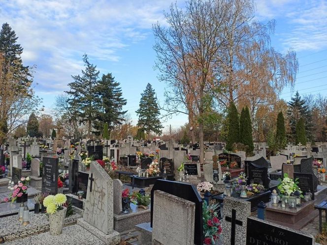 Cmentarz Zarzew 1 listopada