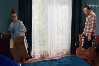 Barwy szczęścia, odcinek 1962. Kajtek (Jakub Dmochowski), Oliwka (Wiktoria Gąsiewska)