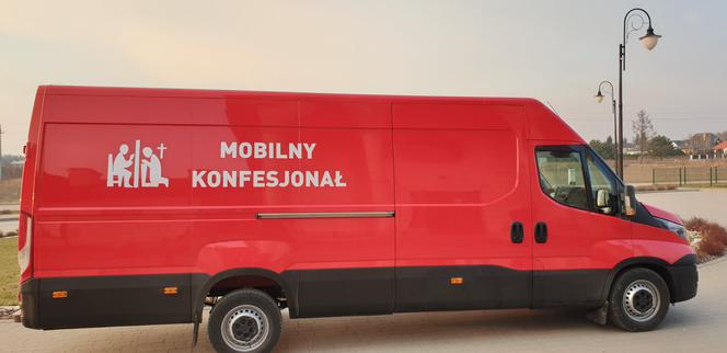 Wegrów: chcesz się wyspowiadać? Zadzwoń. Księża uruchomili mobilny konfesjonał 